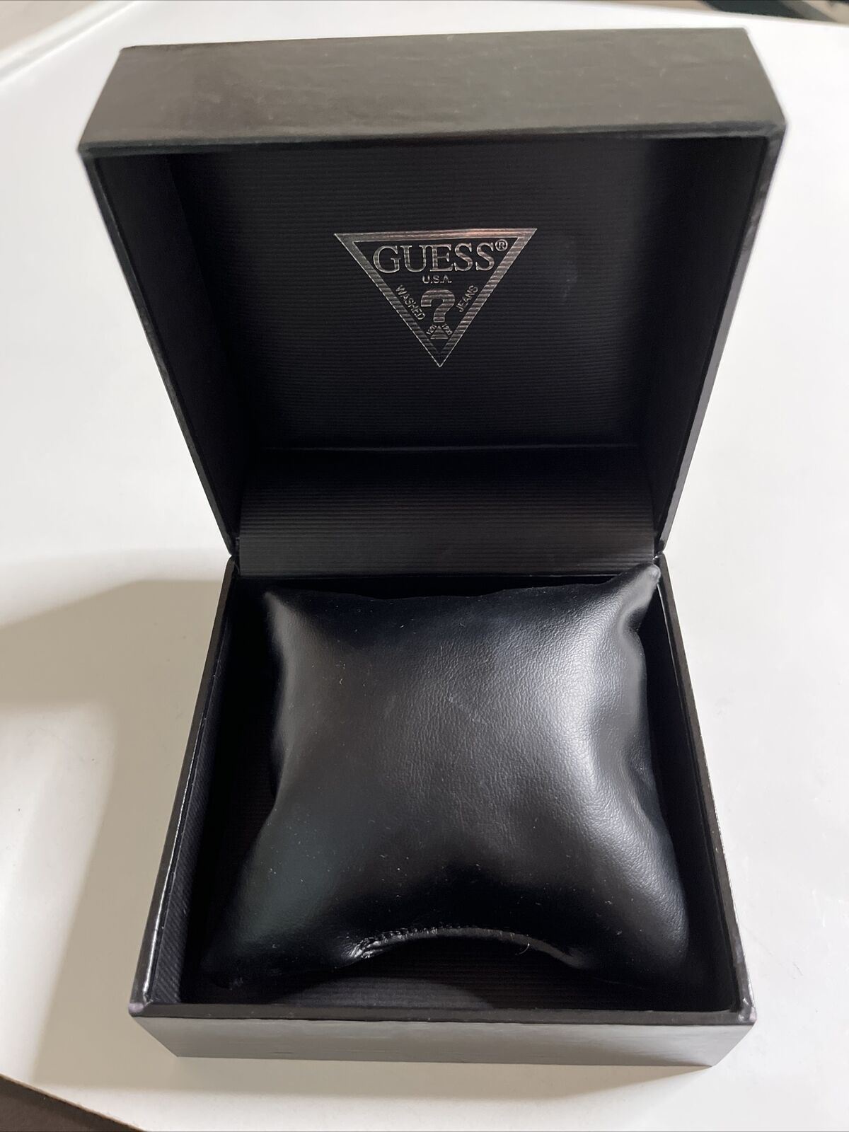 Guess Watch Case Box 10 x 11 cm