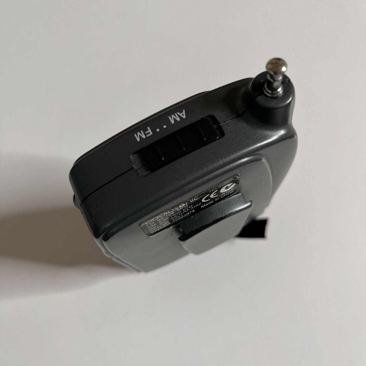 Audiosonic Portable AM/FM Radio with Speaker (Missing Battery Lid)