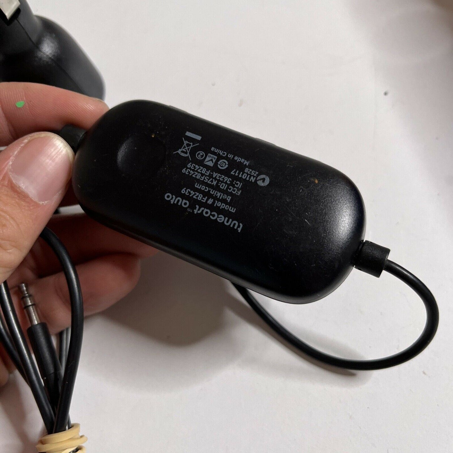 Belkin F8Z439 TuneCast Auto Universal FM Transmitter + USB Cigarette Charger