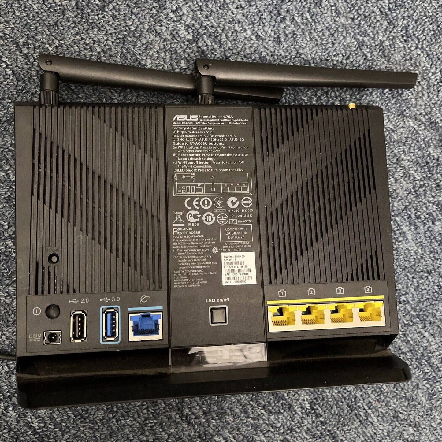 ASUS RT-AC68U Dual Band 1Gbps Gigabit Wireless Internet Router Missing 1 Antenn