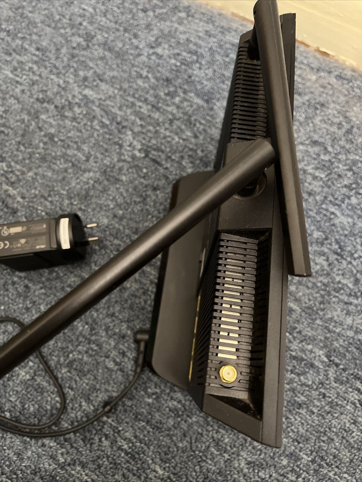 ASUS RT-AC68U Dual Band 1Gbps Gigabit Wireless Internet Router Missing 1 Antenn