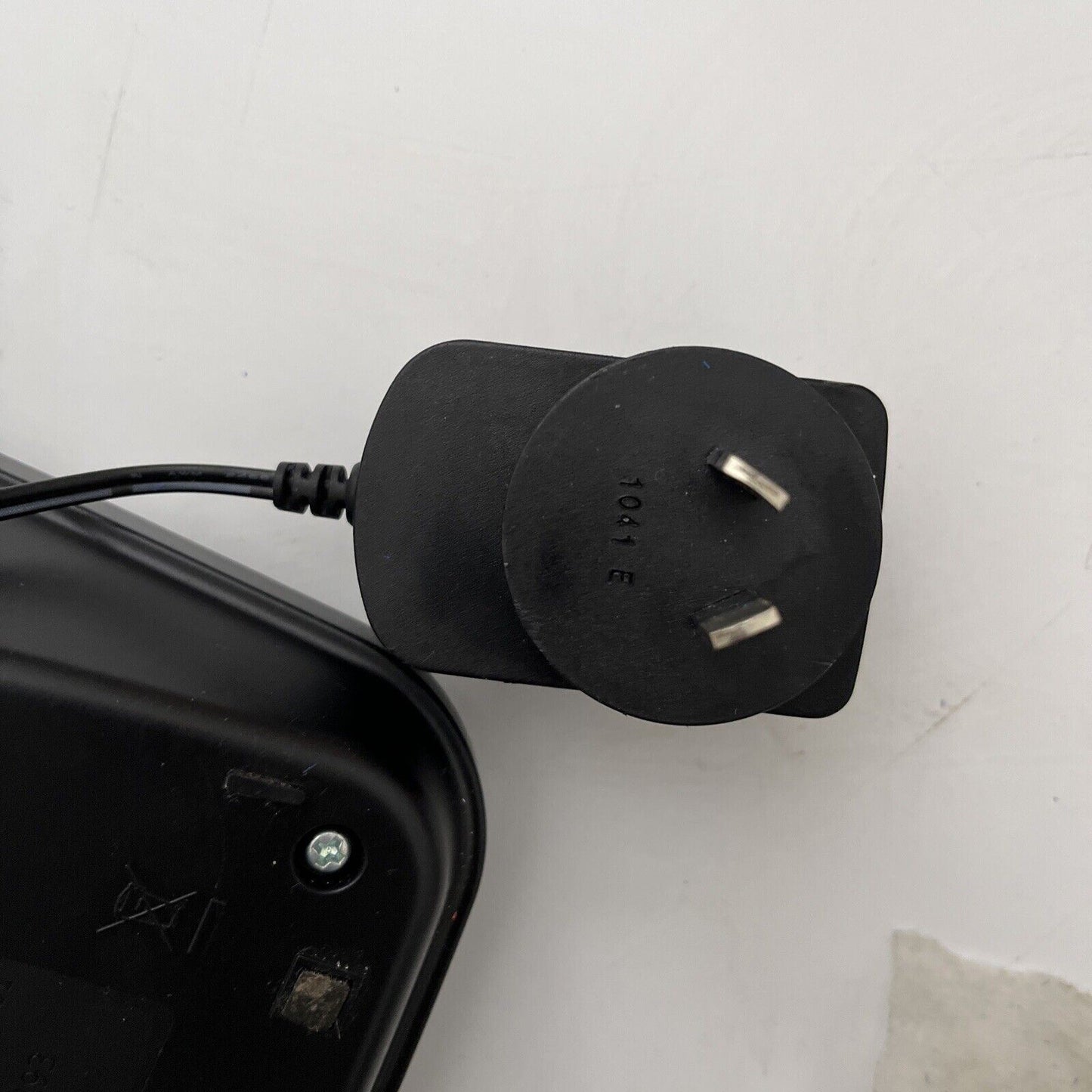 Genuine Telstra 8950 Base Charger & AC Adapter