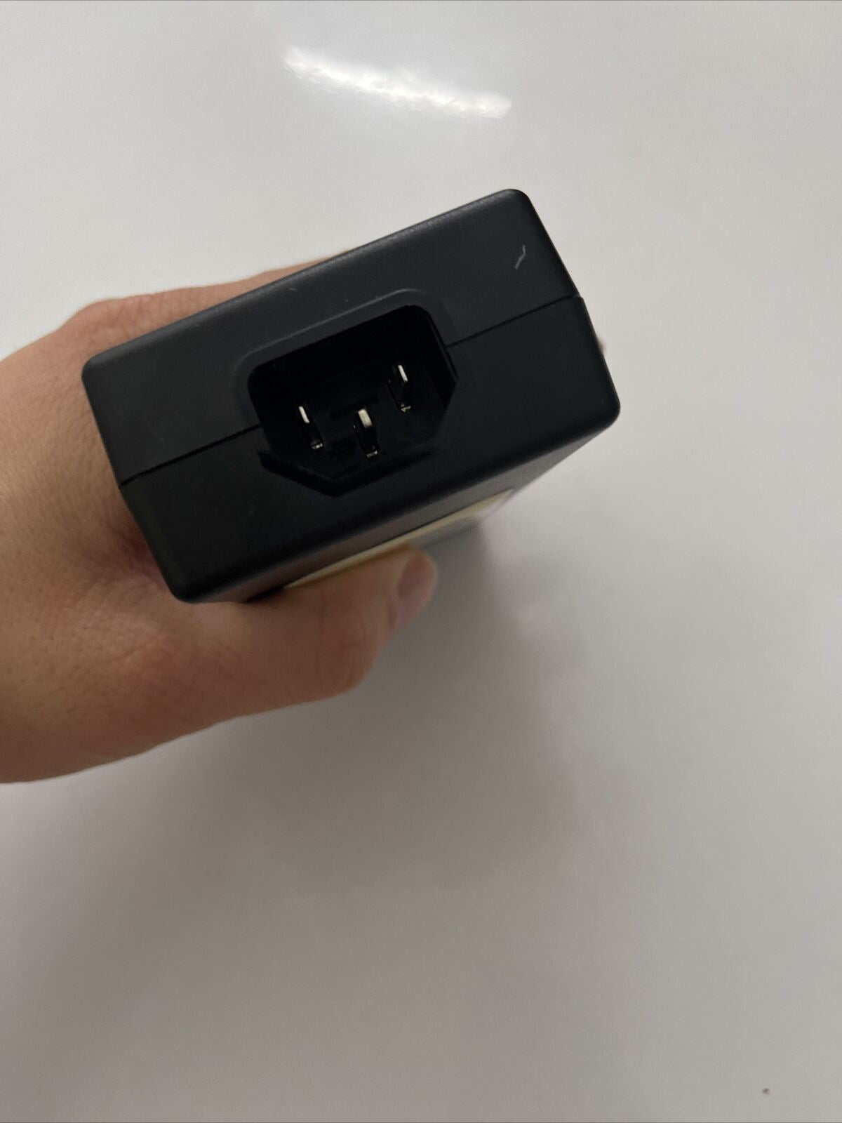 Alvarion IDU Universal Indoor Unit PoE AC Adaptor PS1073 100-240V output: 55V 1A