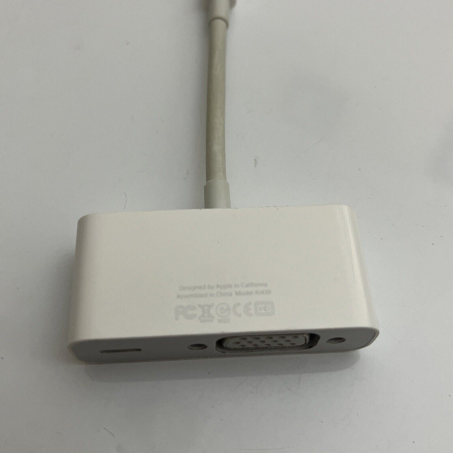Genuine Apple Lightning to VGA Adapter for iPad iPhone A1439