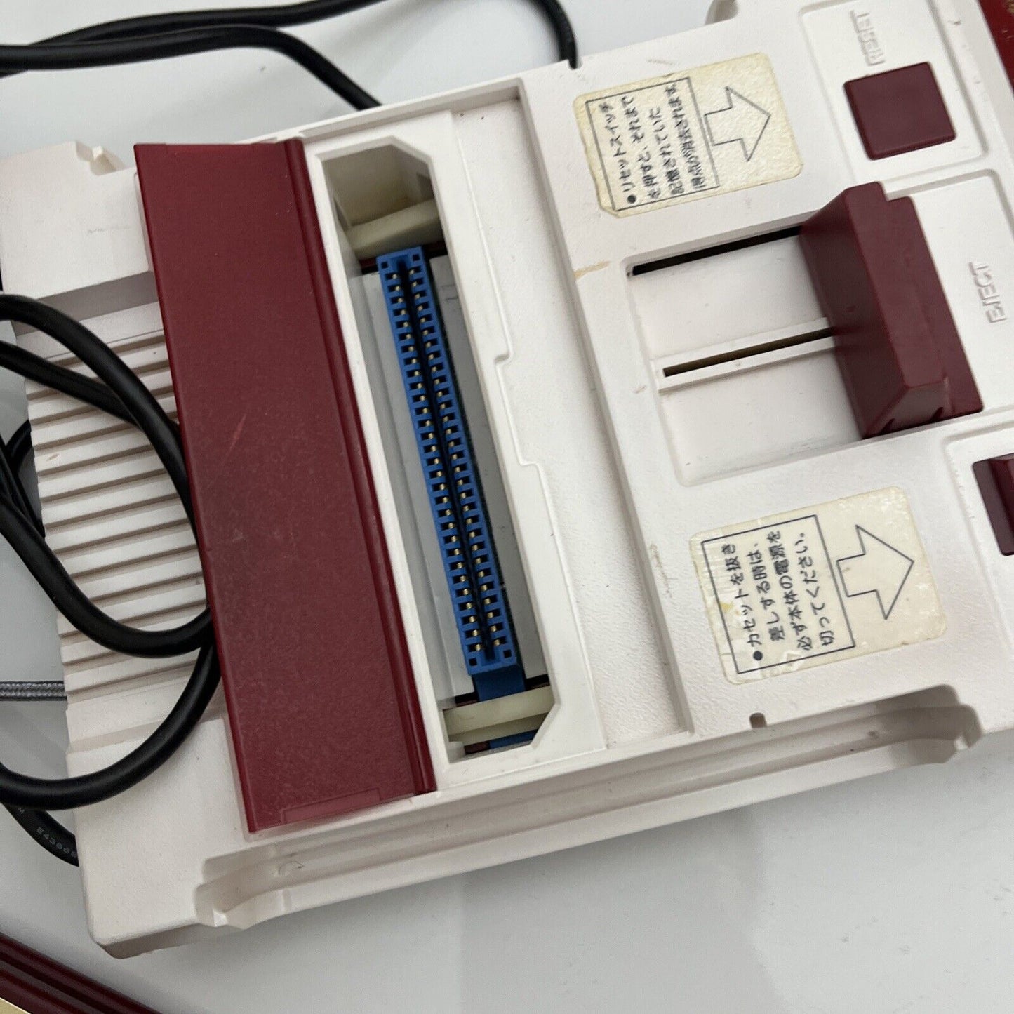 Nintendo Famicom Console with 10" LCD Monitor, 2 Games Mahjong & Pinball Genuine