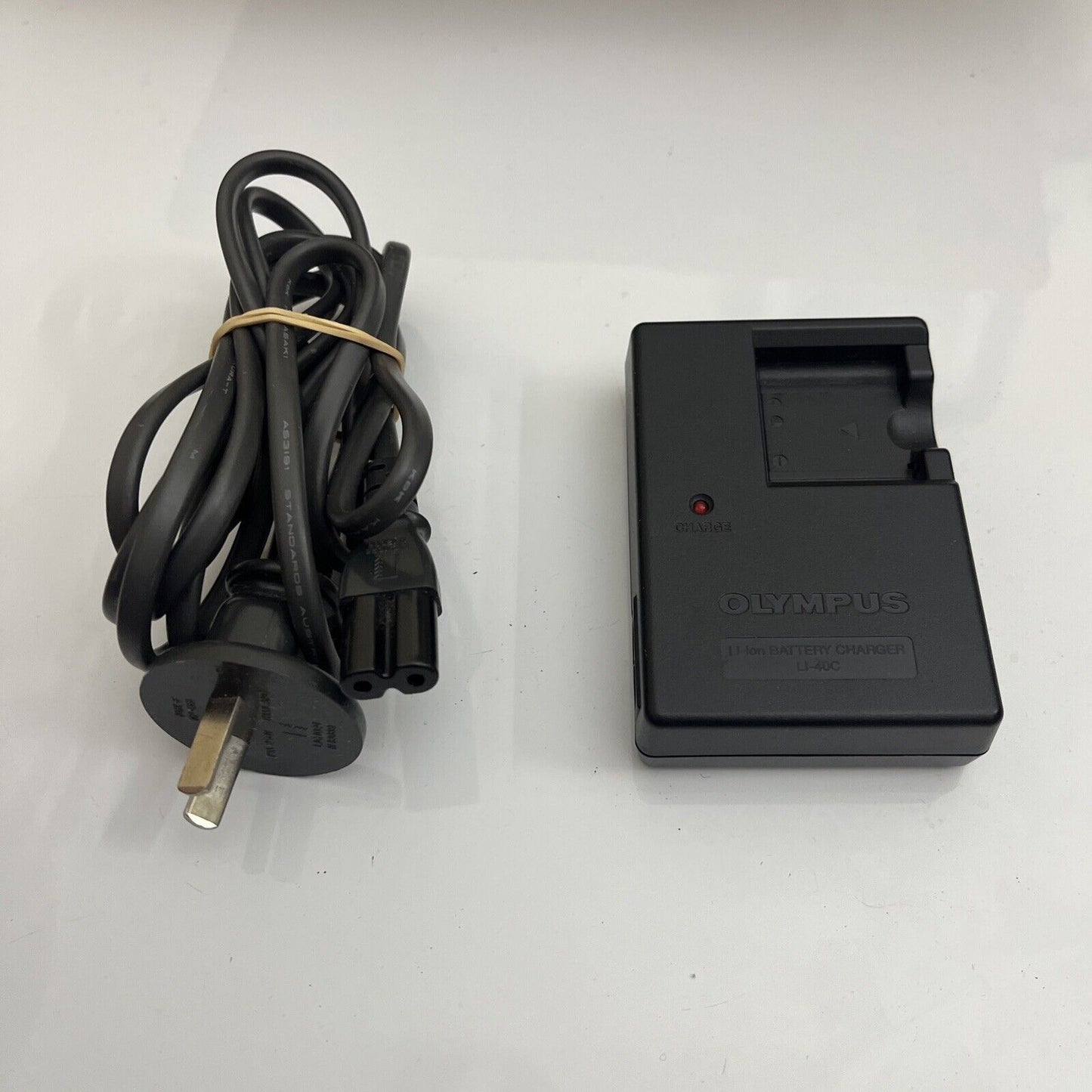 Genuine Olympus Li-ion Battery Charger LI-40C For LI-40B LI-42B Battery