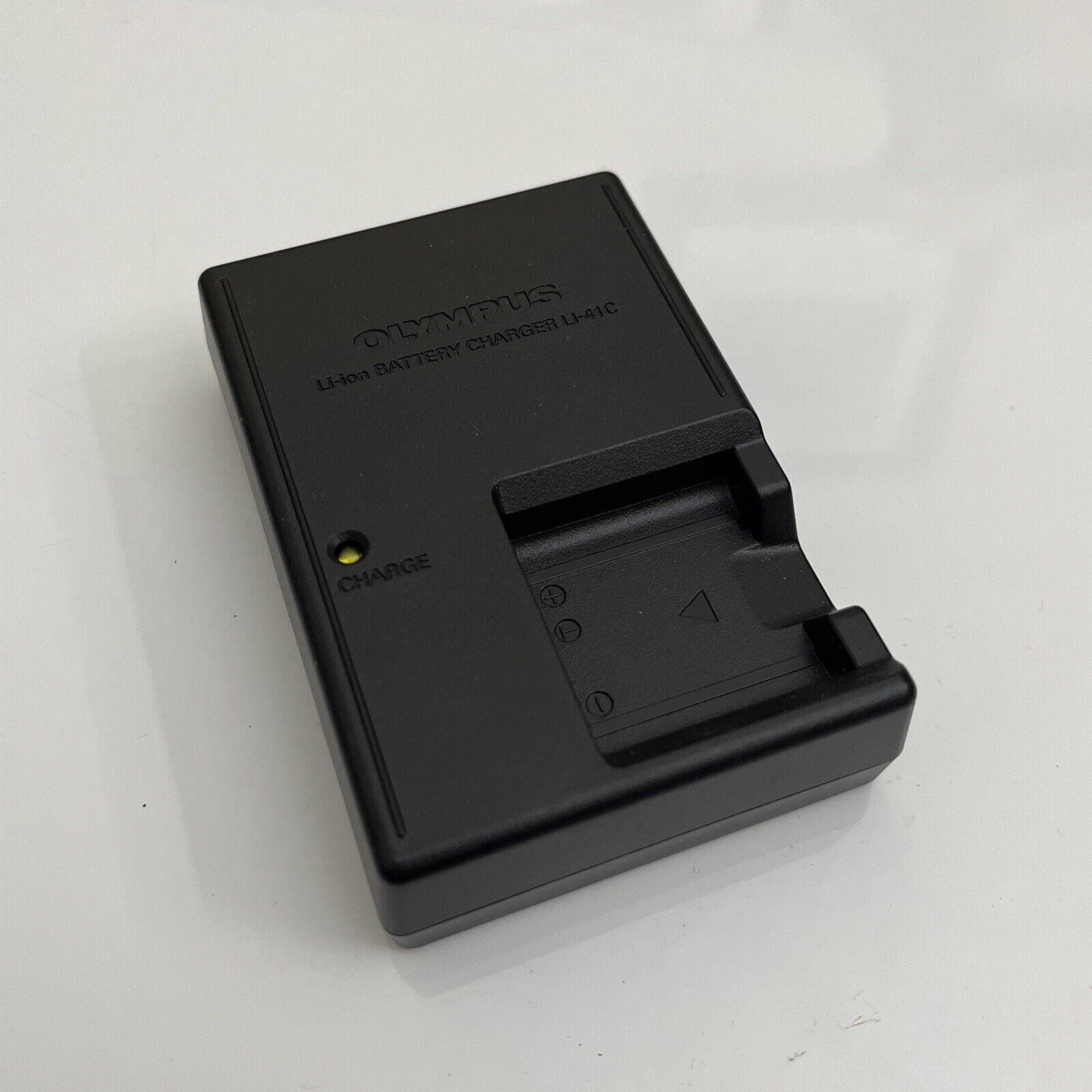 Kastar Wall Charger For Olympus LI-40B & LI-42B Camera Batteries - Works With Stylus 7010, 1400mAh