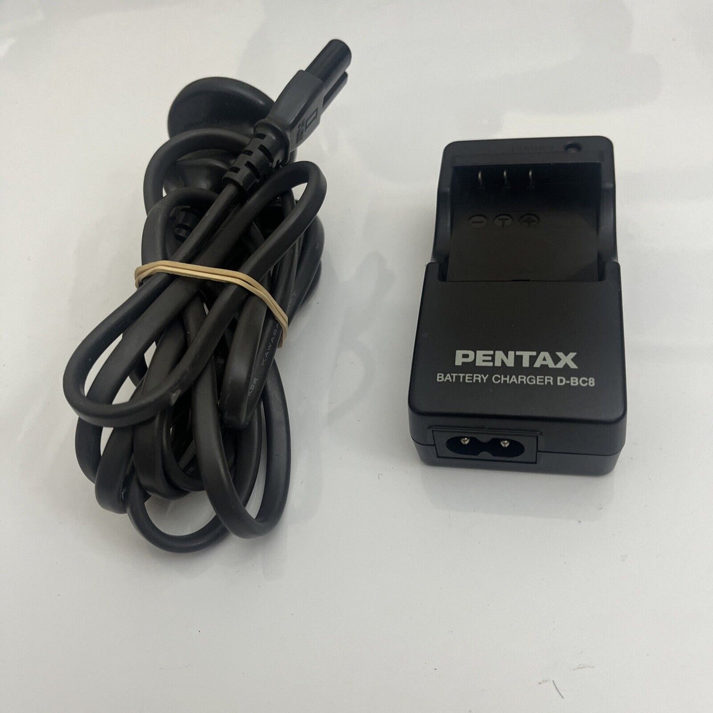 Genuine Pentax D-BC8 Battery Charger for DL18 Optio S6, S5z, S5i, WPi WP
