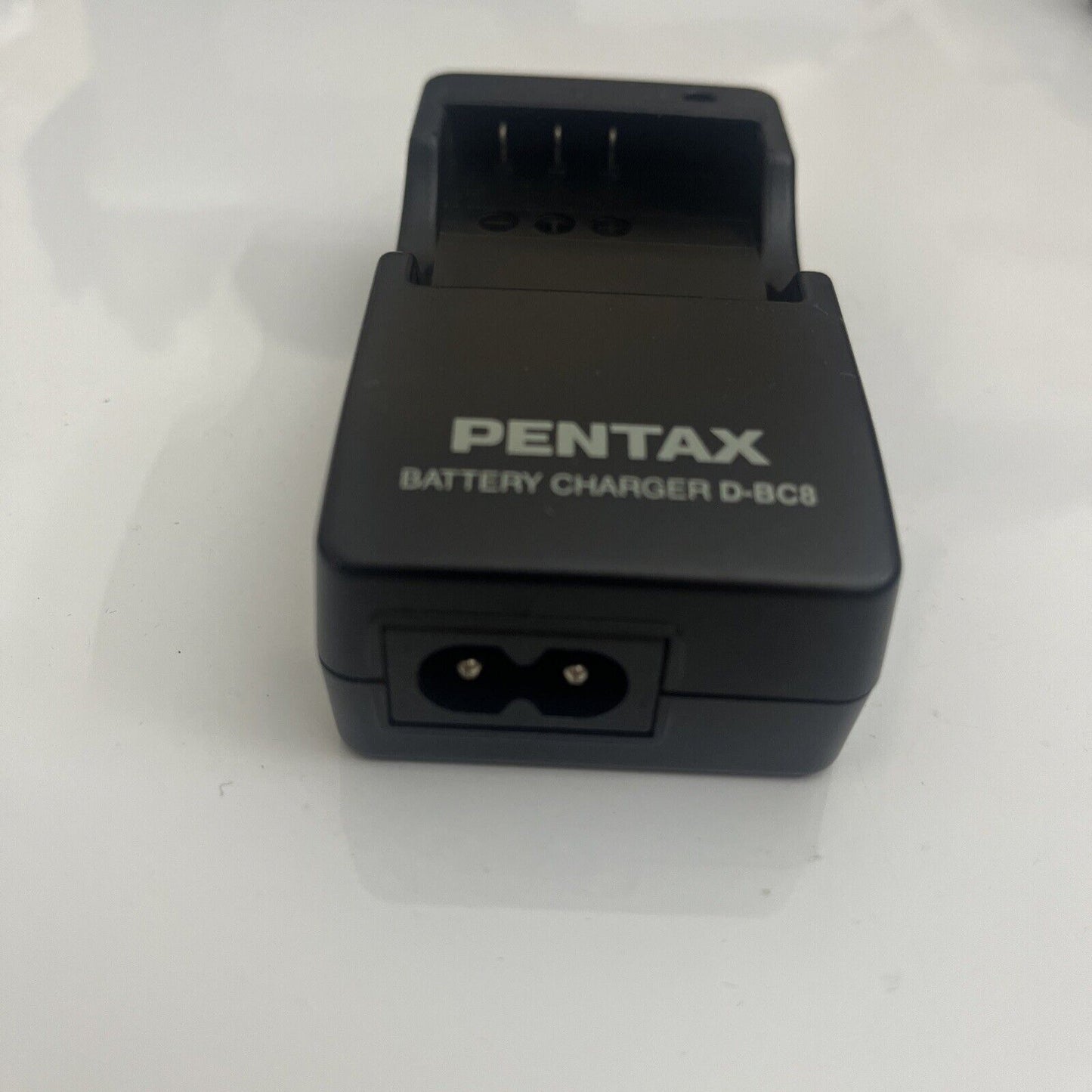 Genuine Pentax D-BC8 Battery Charger for DL18 Optio S6, S5z, S5i, WPi WP