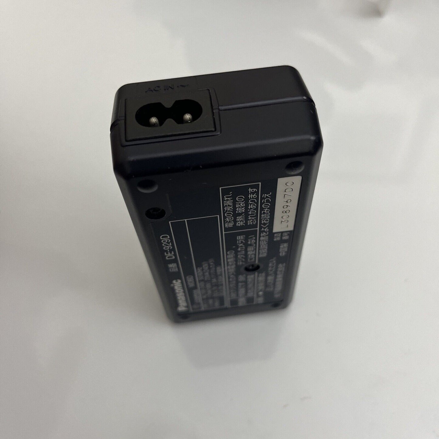 Panasonic DE-929 Genuine OEM Battery Charger for CGA-S001 BCA7 DMC-F1 FX1 FX5
