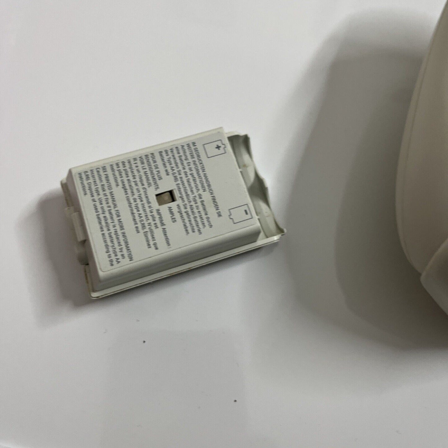 Genuine Official Microsoft Xbox 360 White Wireless Controller & Chatpad