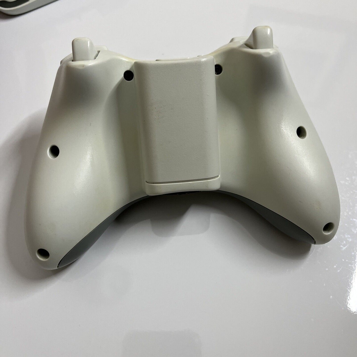 Genuine Official Microsoft Xbox 360 White Wireless Controller & Chatpad