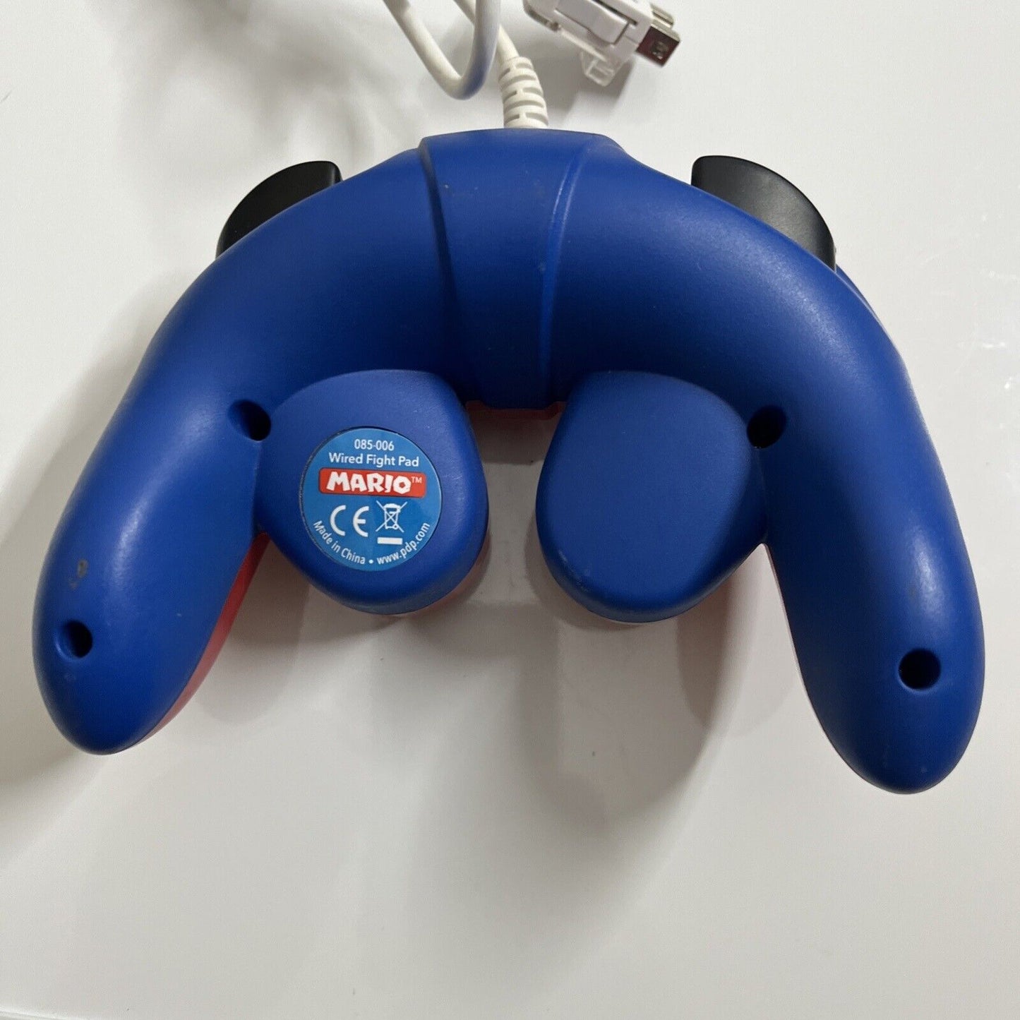 Genuine Official Nintendo Wii GameCube Wired Fight Pad Mario Controller 085-006