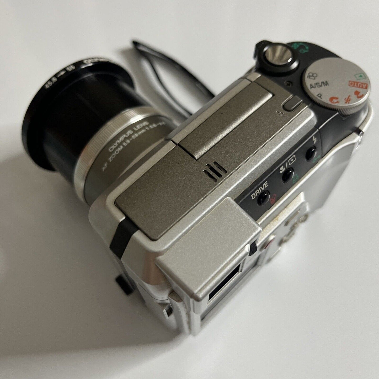 Olympus Camedia C-700 Ultra Zoom 10x Optical 2.1 MP Digital Camera