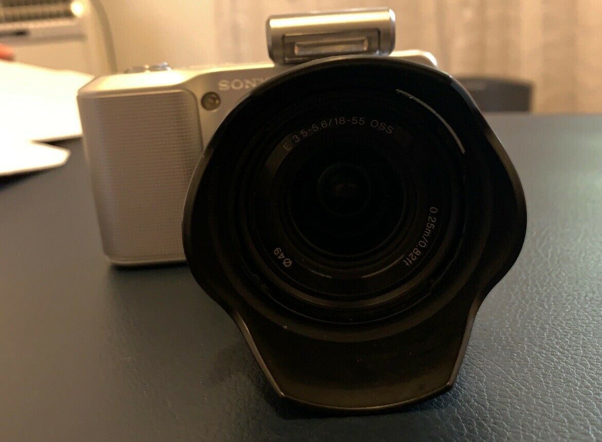 Sony NEX-3 14.2MP Digital Camera + 18-55mm SEL1855 Lens + Lens Hood