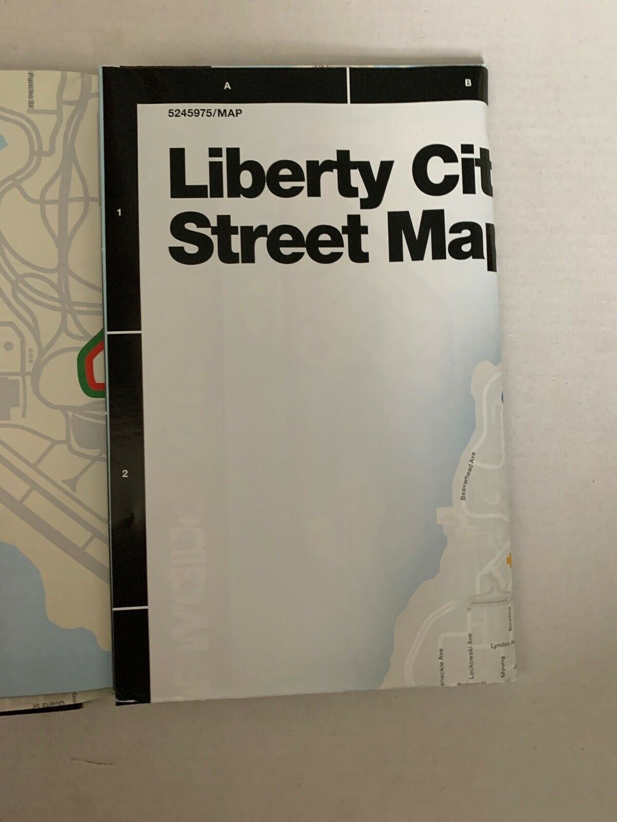 Grand Theft Auto IV (Microsoft Xbox 360, 2008) With Guidebook And Map. PAL