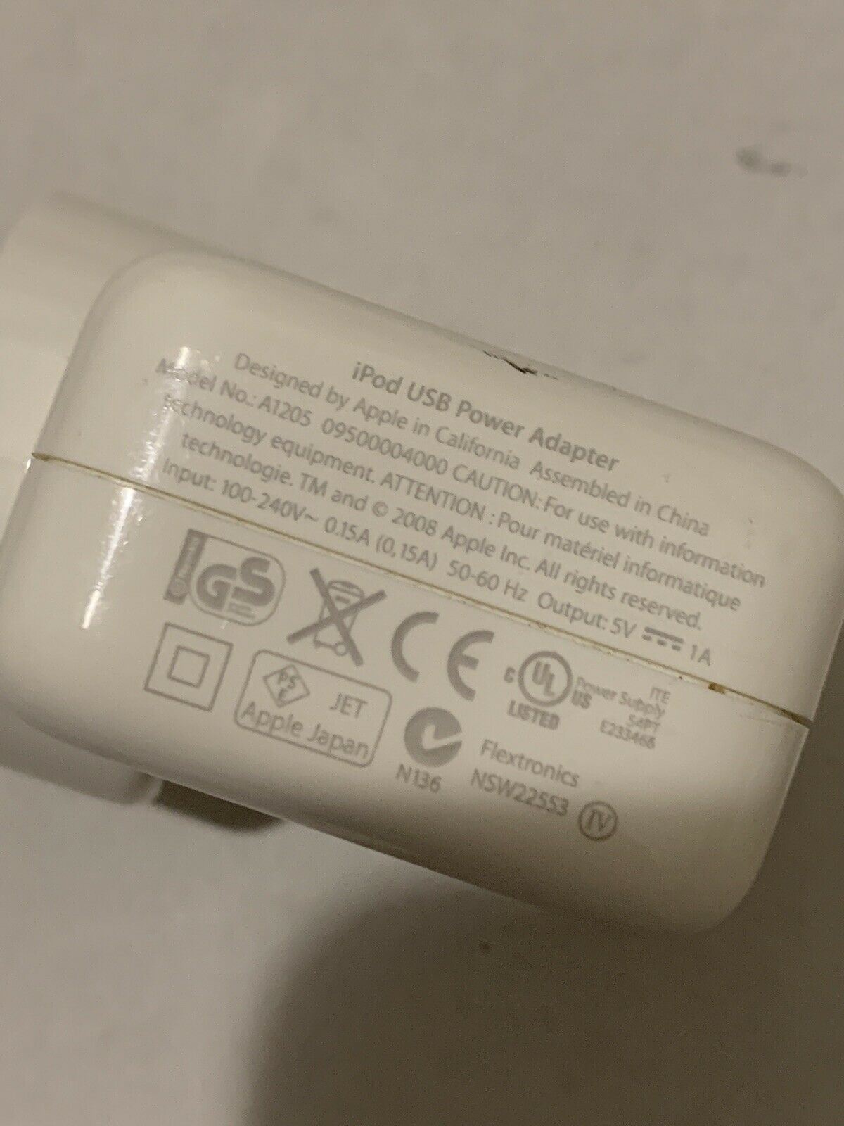 Apple A1205 iPod iPad iPhone USB Adapter 5V 1A