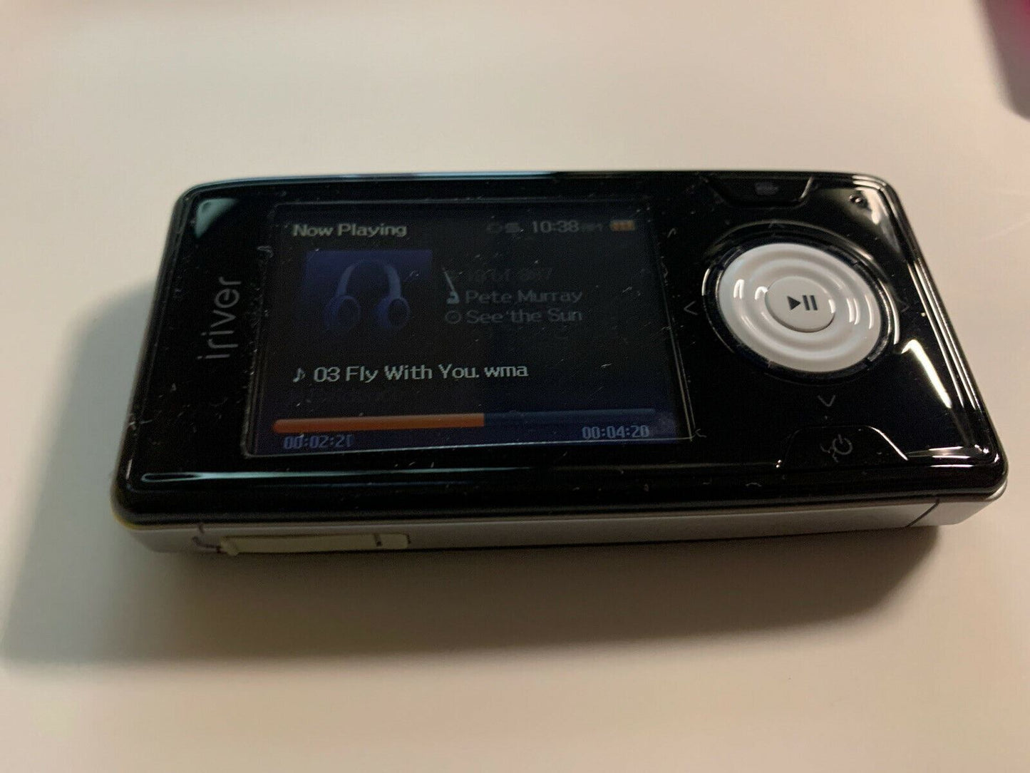iRiver X20 8GB MP3 WMA OGG Player, FM Radio & Recorder, Built In Mic Recorder