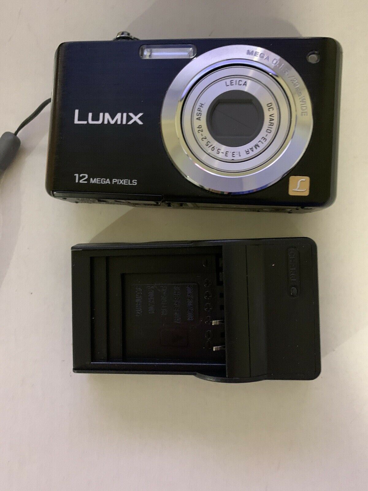 Panasonic Lumix DMC-FS15 Digital Camera 12MP With Charger
