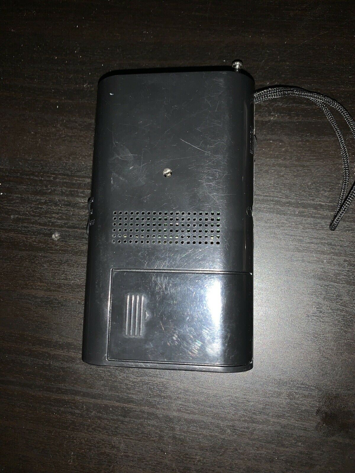Santek FM/AM Portable Radio Pocket Size