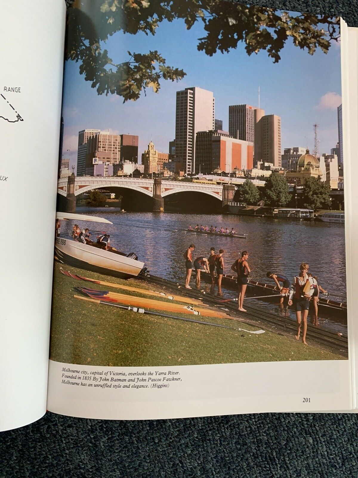 Presenting Australia - 402 Colour Plates 62 Historic Engravings Illustrated Book