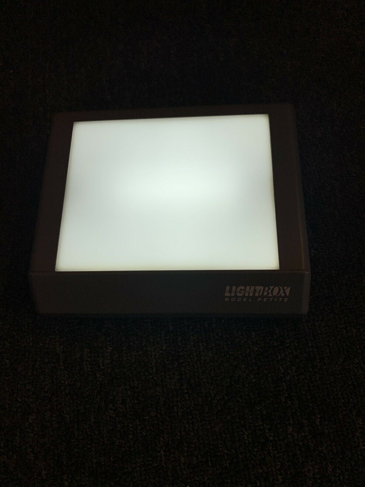 Portable Lightbox Model Petite 6xAA Batteries