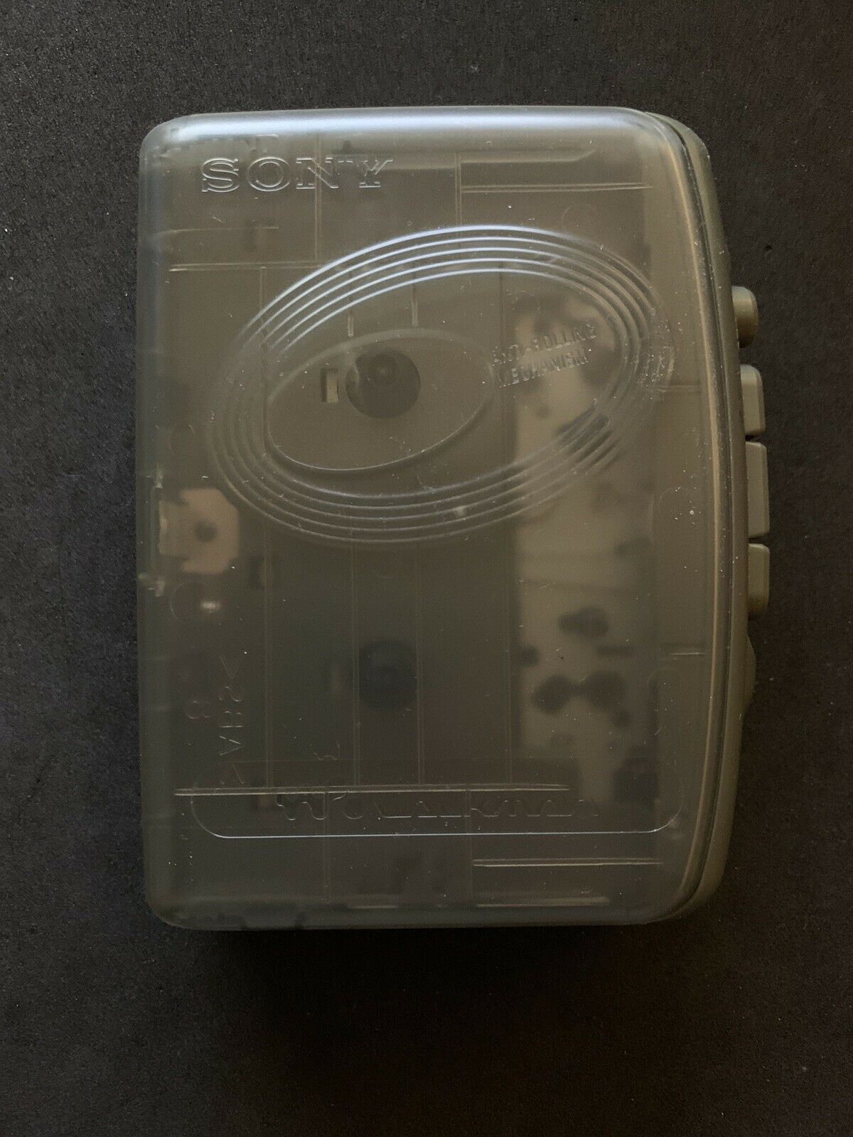 Sony Walkman Portable Cassette AM/FM Player WM-FX277 MegaBASS & Earphones
