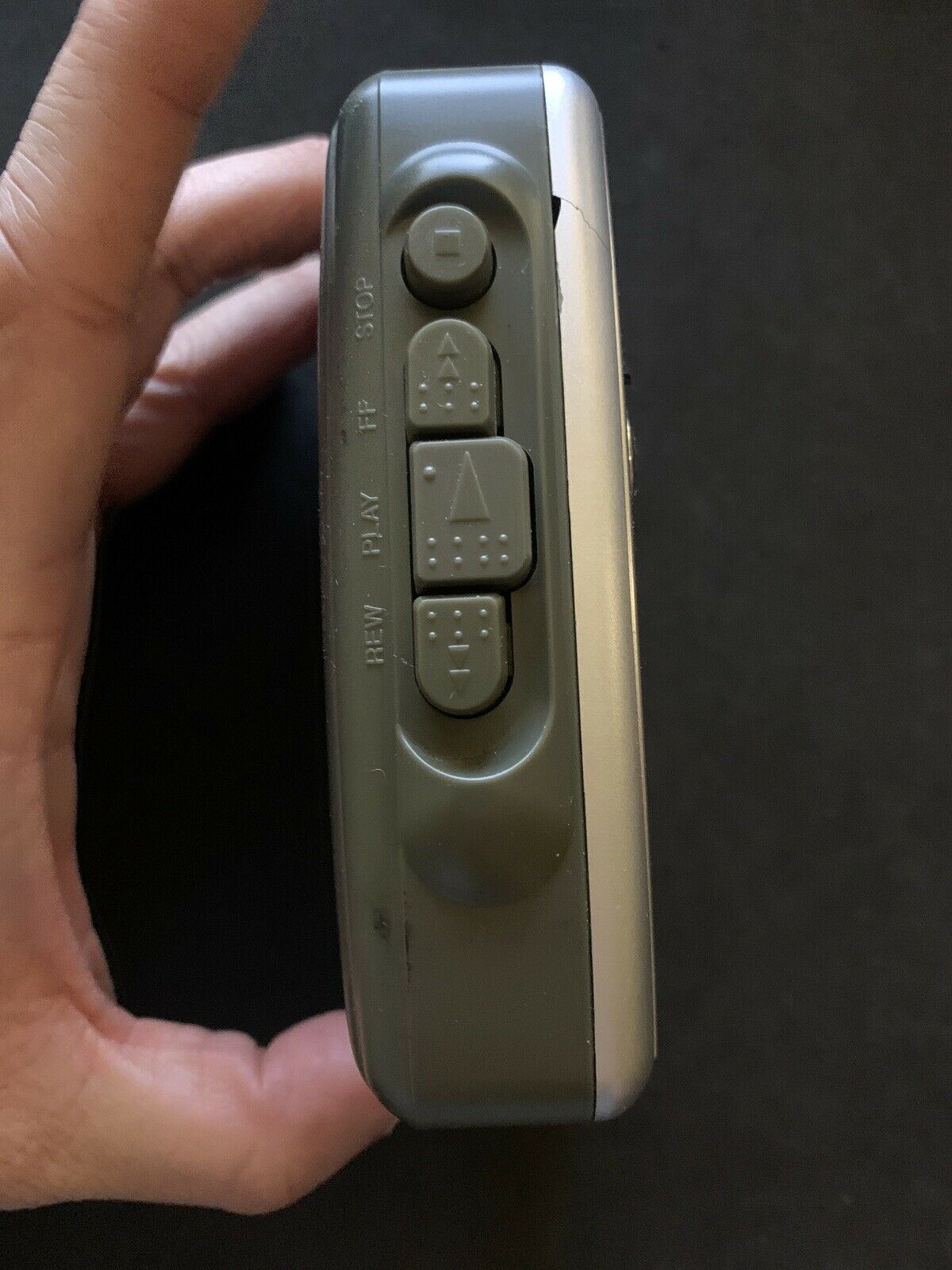 Sony Walkman Portable Cassette AM/FM Player WM-FX277 MegaBASS & Earphones