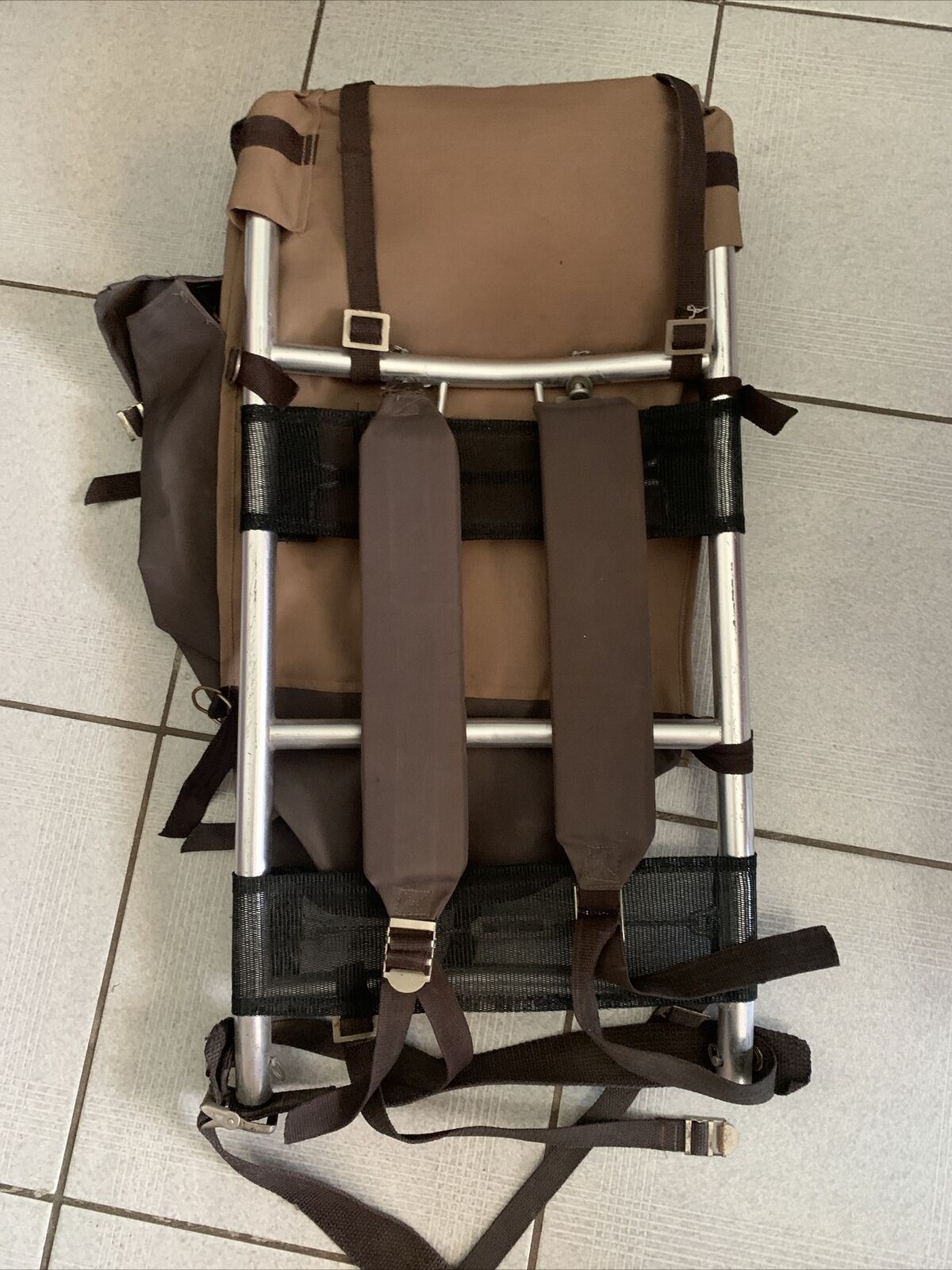 Nomad Hiking Bag with External Metal Frame