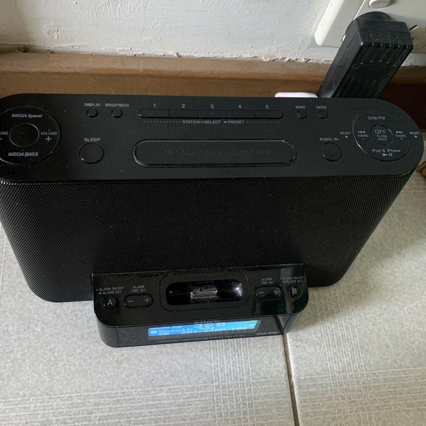 Sony XDR-DS12iP Alarm Digital Radio DAB+ FM Radio AUX iPod dock