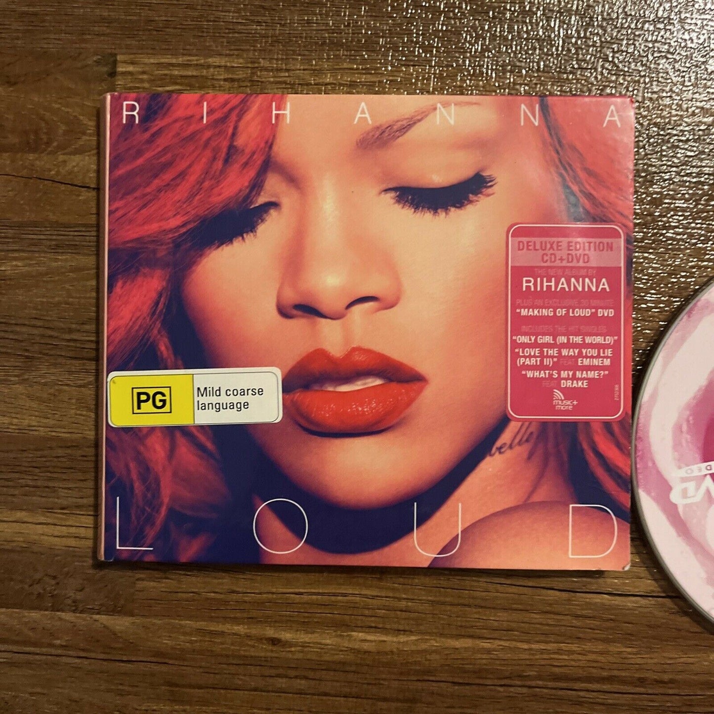 Rihanna - Loud - Deluxe Edition (CD + DVD, 2010, 2-Disc) Digipak