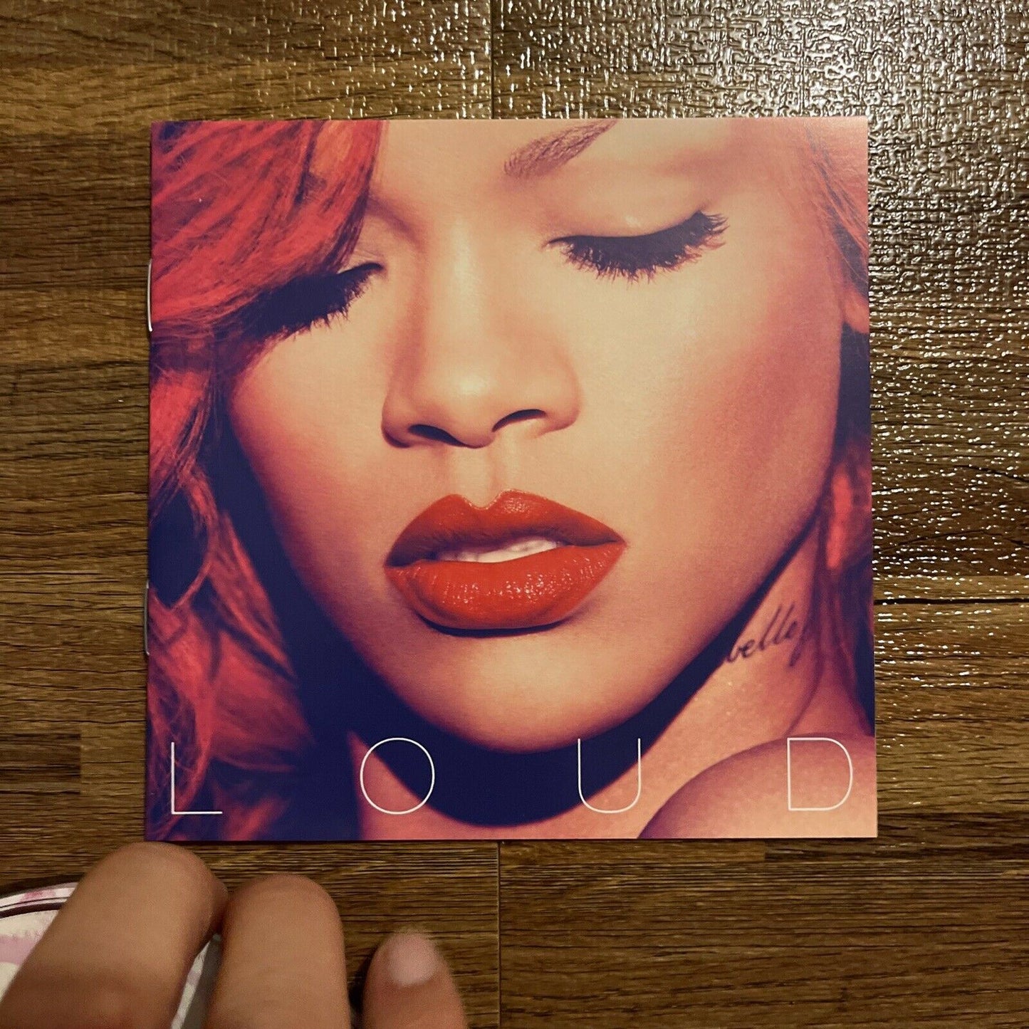 Rihanna - Loud - Deluxe Edition (CD + DVD, 2010, 2-Disc) Digipak