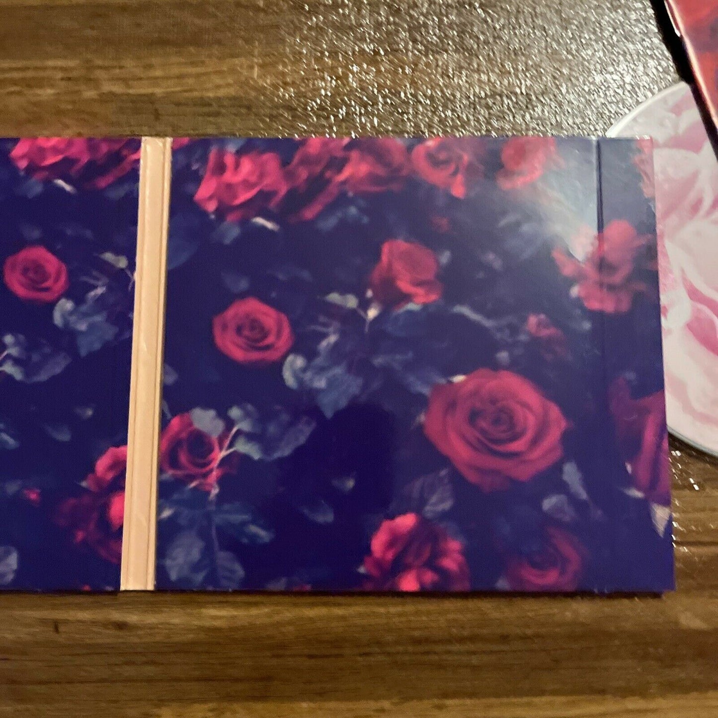 Rihanna - Loud - Deluxe Edition (CD + DVD, 2010, 2-Disc) Digipak