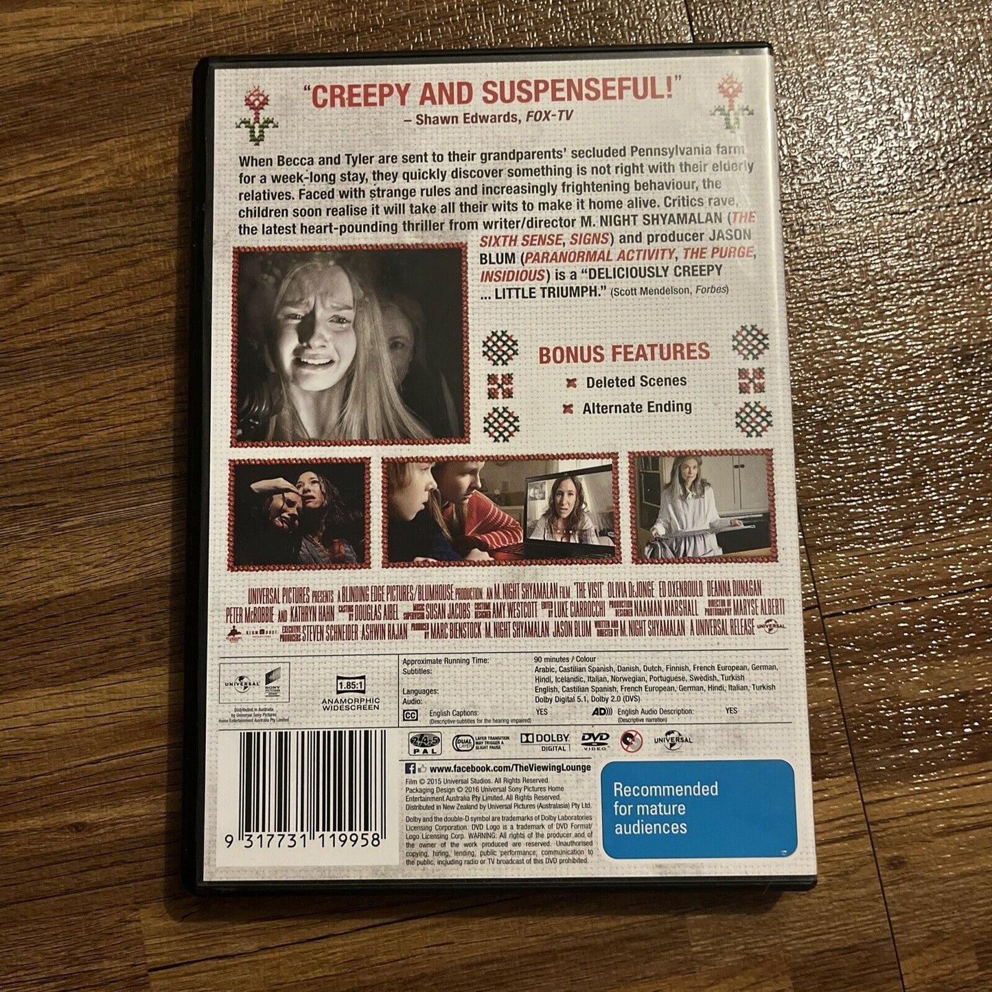 The Visit (DVD, 2015) Olivia DeJonge, Ed Oxenbould, Deanna Dunagan Region 4&2