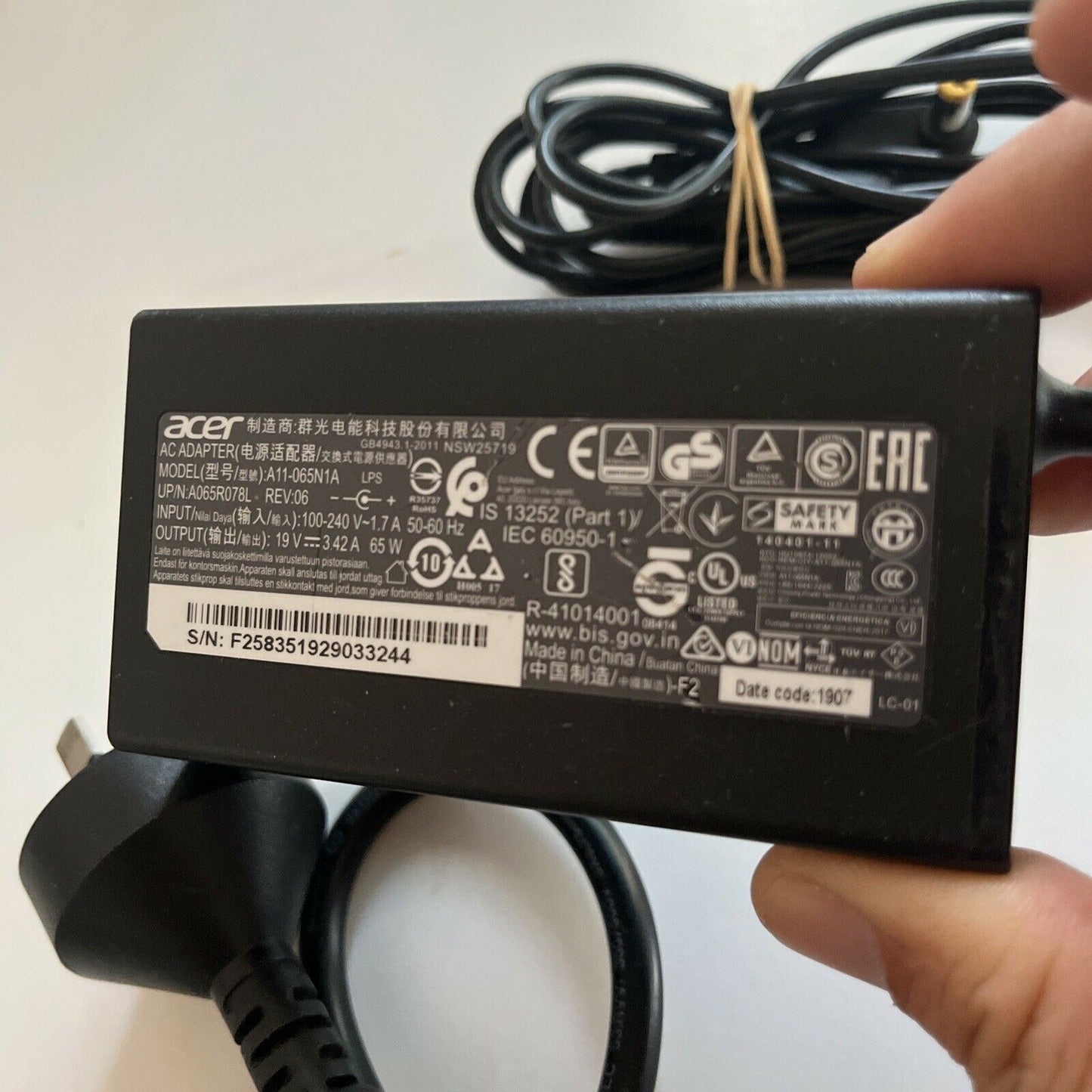 Genuine Acer A11-065N1A AC Adapter 19V 3.42A