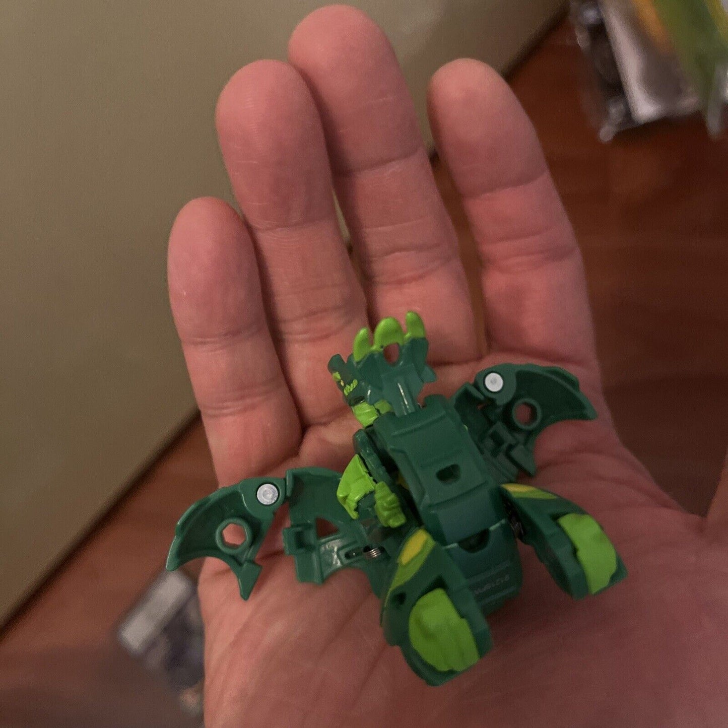 3x Bakugan Action Figure with Case and Cards