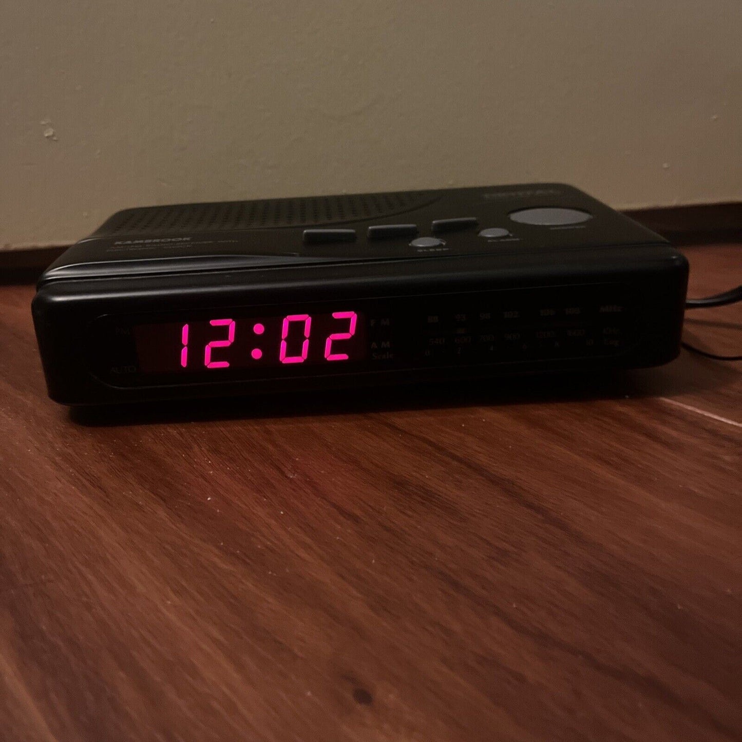 Kambrook KR1002 Alarm Clock AM/FM Radio