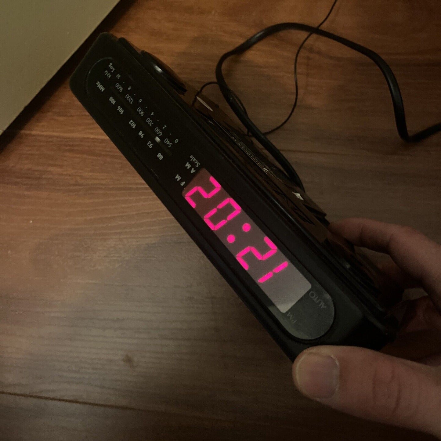 Kambrook KR1002 Alarm Clock AM/FM Radio
