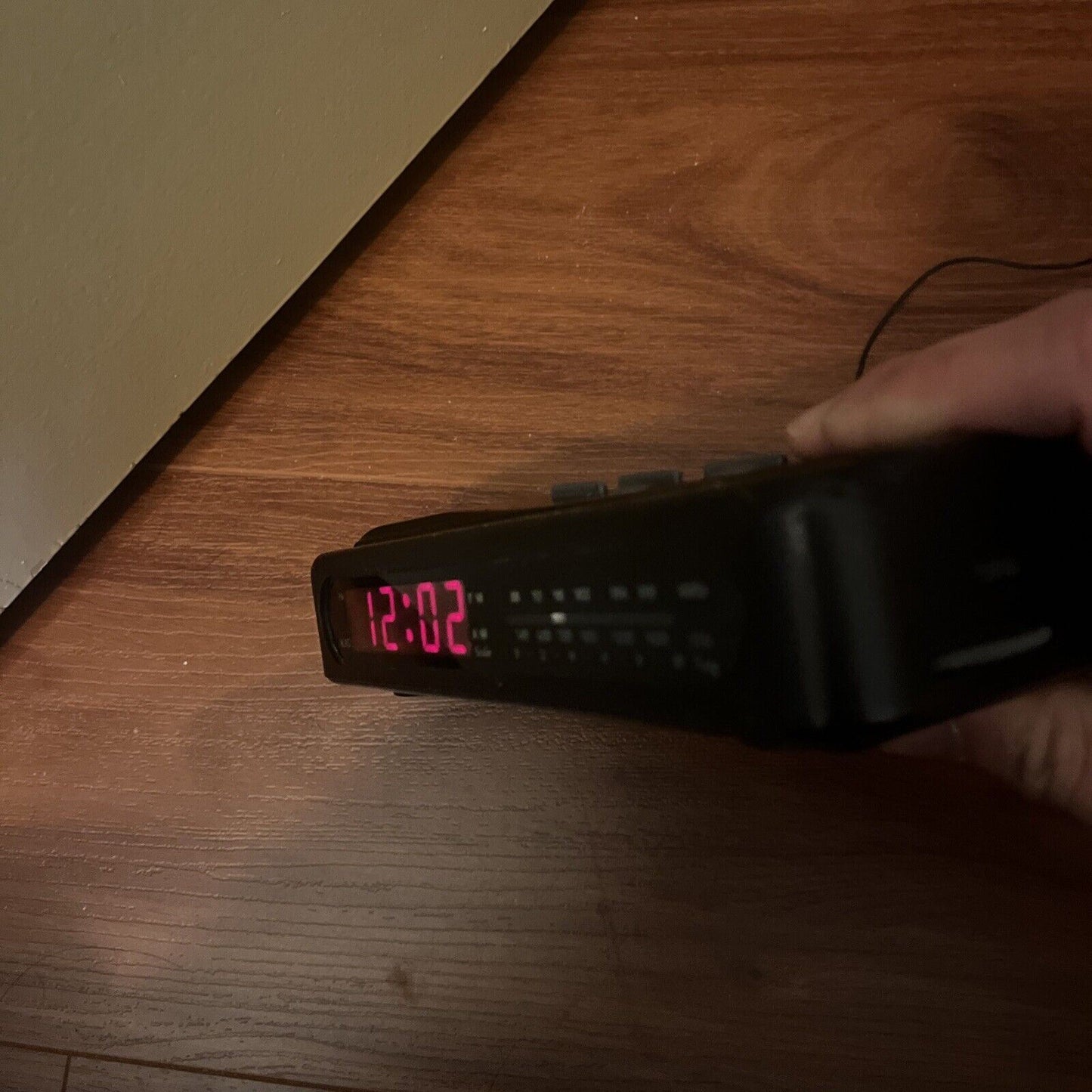 Kambrook KR1002 Alarm Clock AM/FM Radio