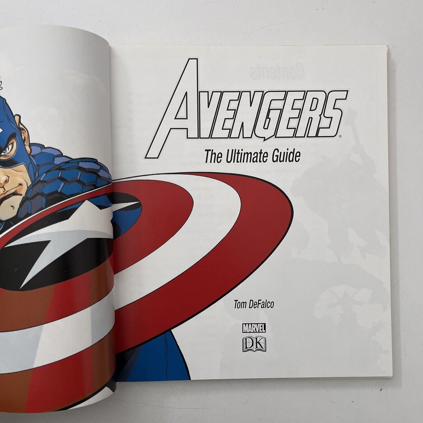 Avengers The Ultimate Guide by Tom DeFalco (Hardcover, 2006)