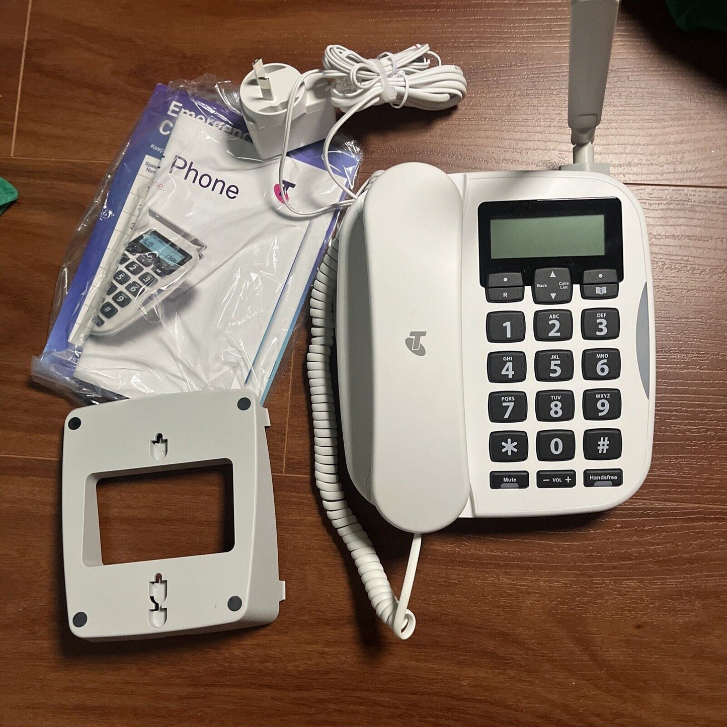 Telstra TPA Priority Assistant White Wired Landline Telephone HW00.03 NBN