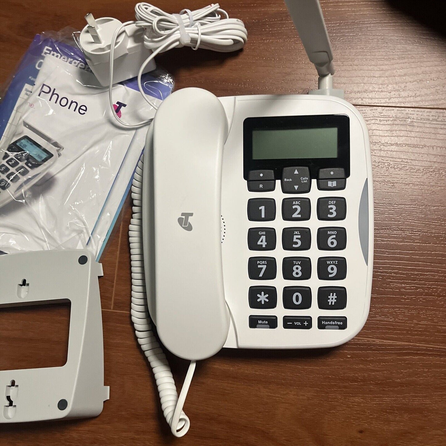 Telstra TPA Priority Assistant White Wired Landline Telephone HW00.03 NBN