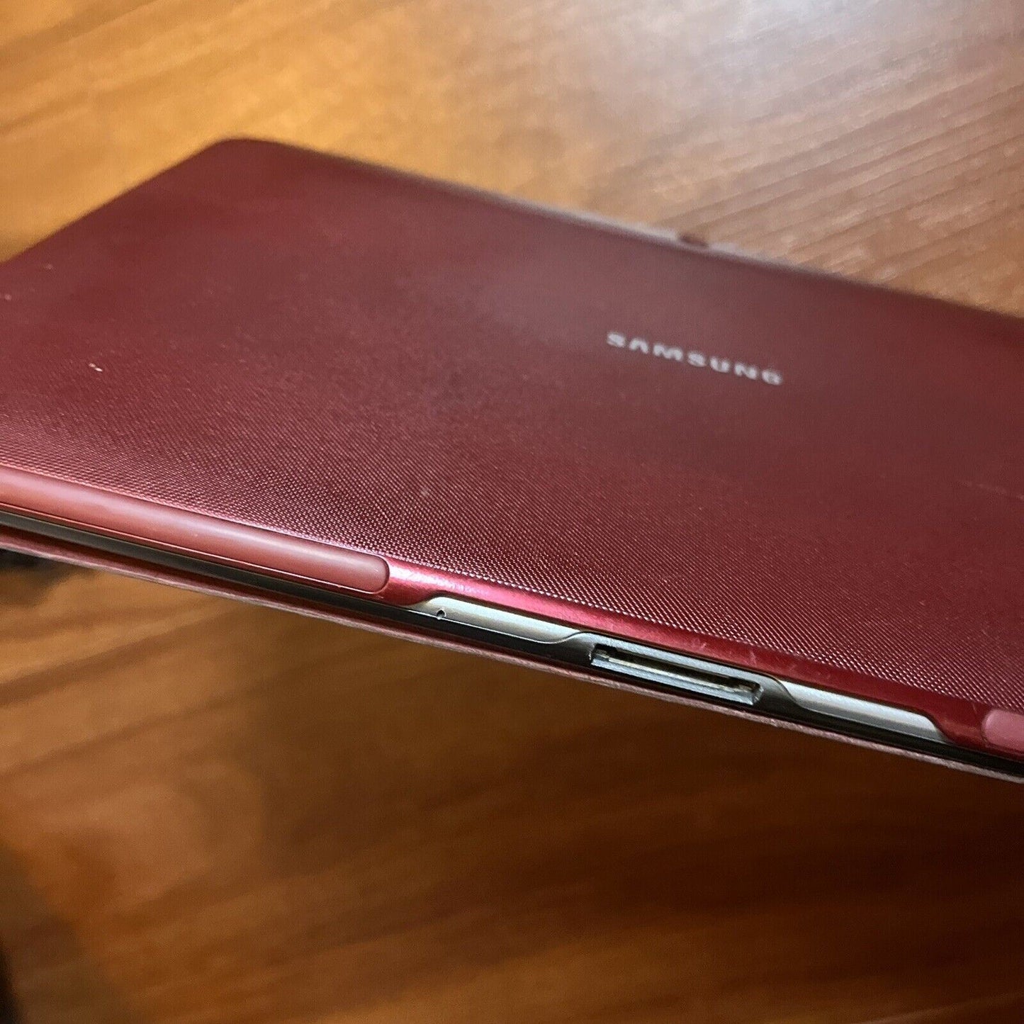 Samsung Galaxy Tab 2 10.1 Tablet with Case GT-P5110 16gb