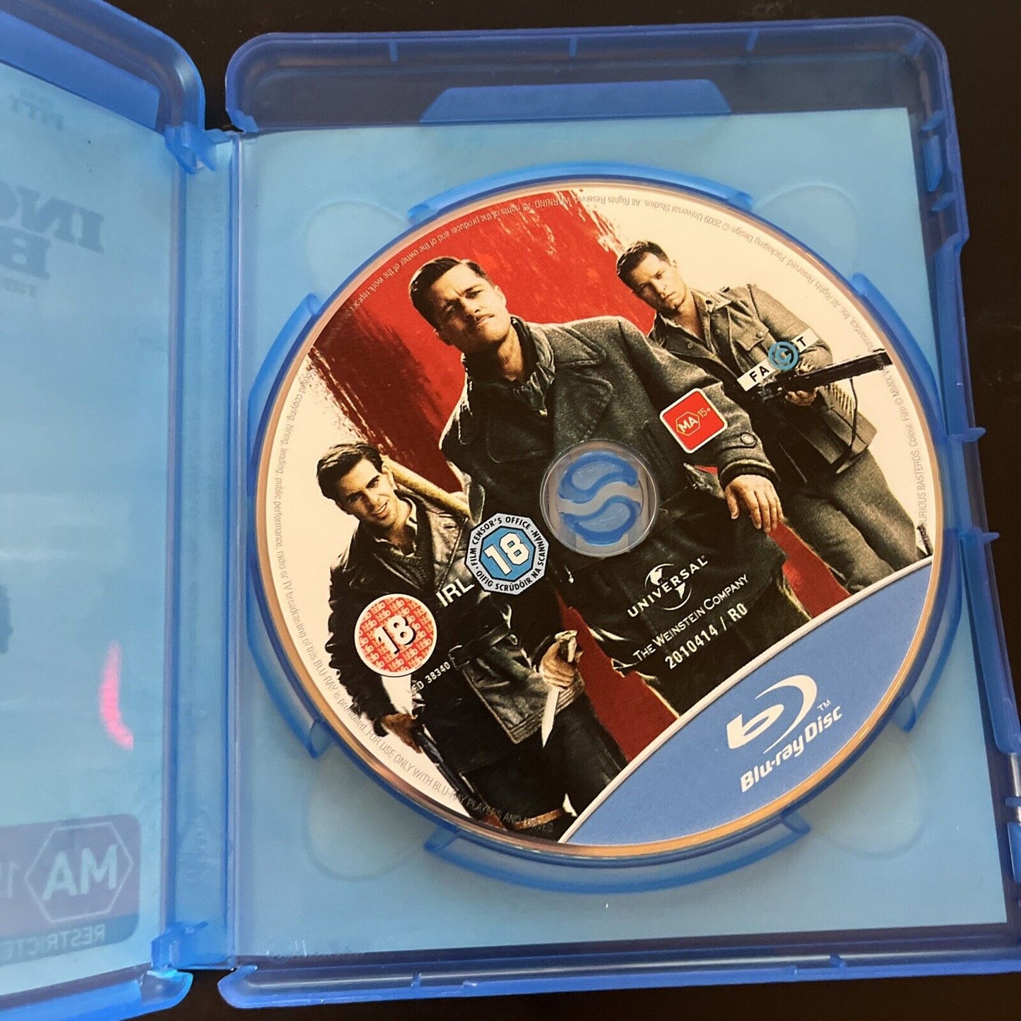 Inglourious Basterds (Blu-ray, 2009) Brad Pitt, Melanie Laurent, Region B