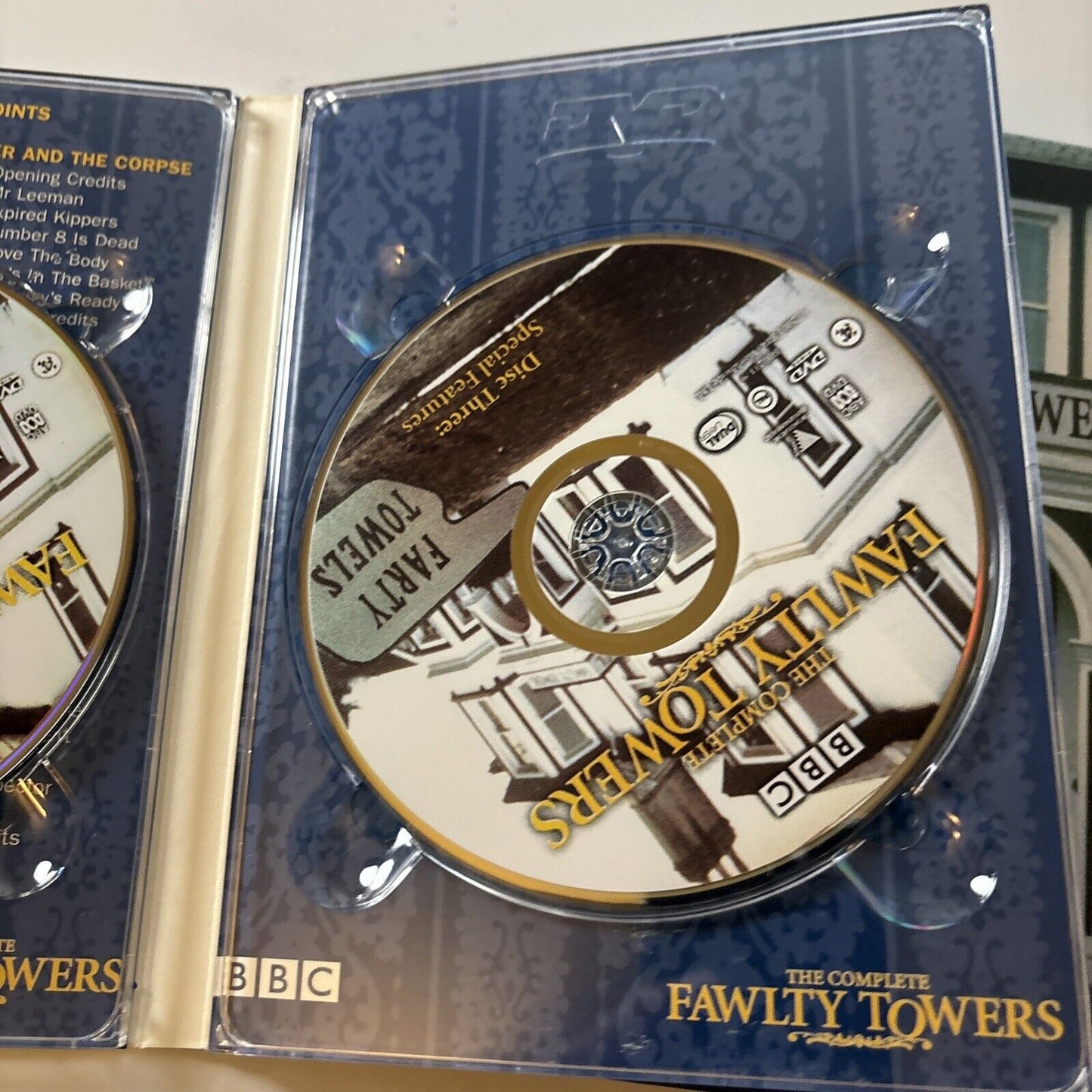 The Complete Fawlty Towers (DVD, 1975, 3-Disc) John Cleese Region 4