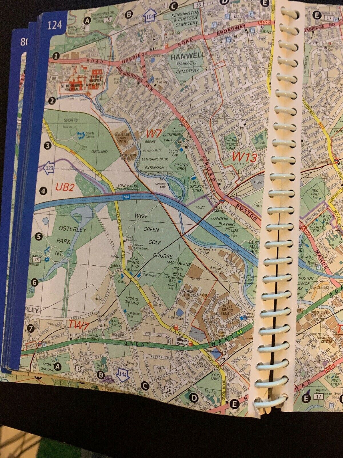 Collins London Essential Street Finder 2010