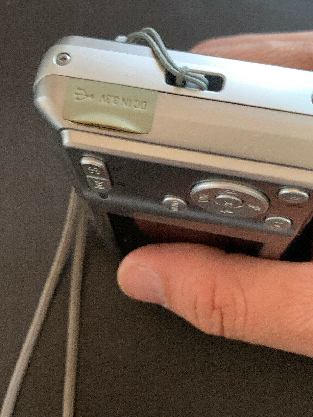 Samsung ES15 Digital Camera 10.2MP Image Stabilisation Face Detection