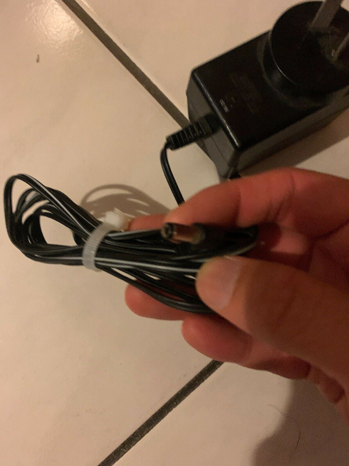 Genuine Telstra Technologies TT-300-6B AC Adapter 9V 300mA