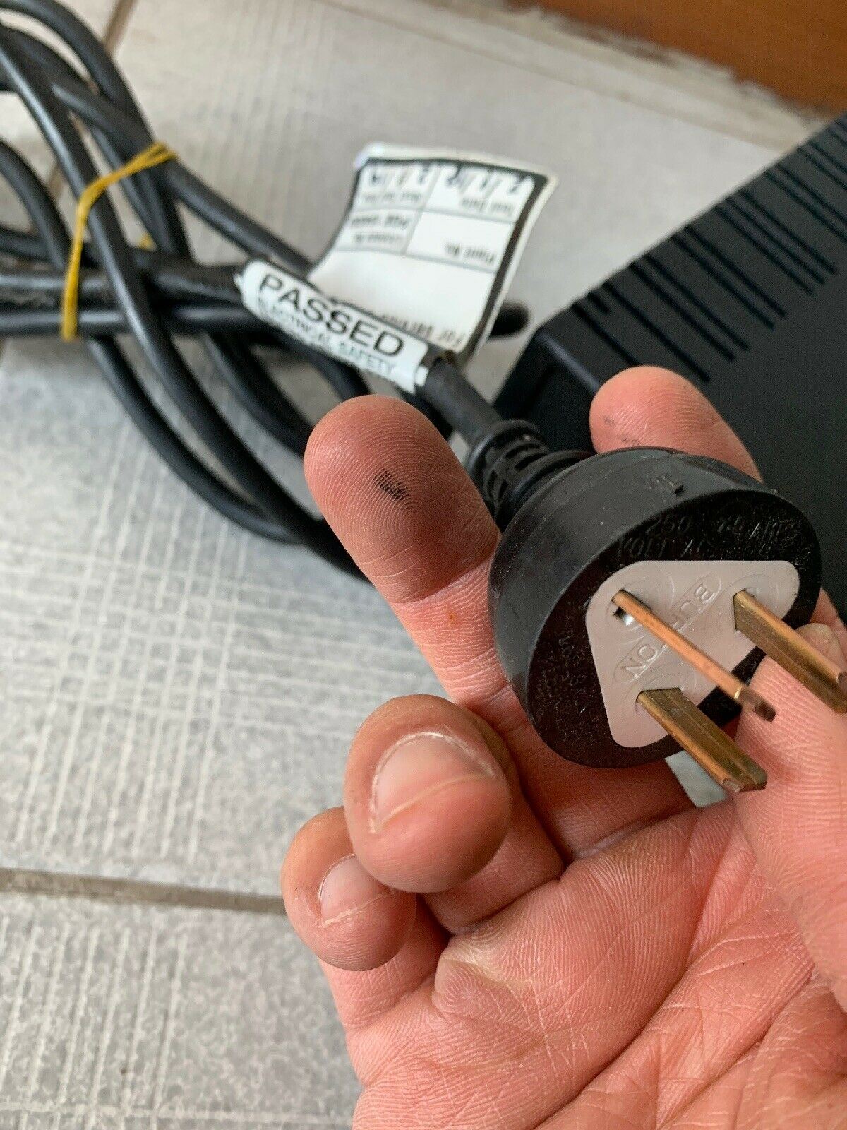 Arlec DC Power Supply Input 240V 50hz Output 4x1A 12VDC V/910010/PS761