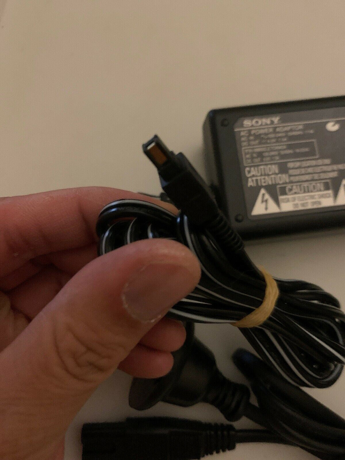 Genuine Sony AC-LS1A AC Adapter DC 4.2V--1.5A for Digital Camera